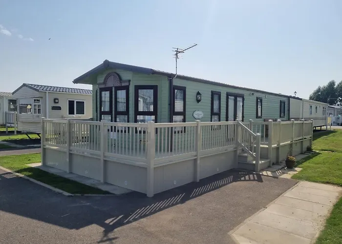 Palm Square 19 3 Bed Deluxe Caravan
