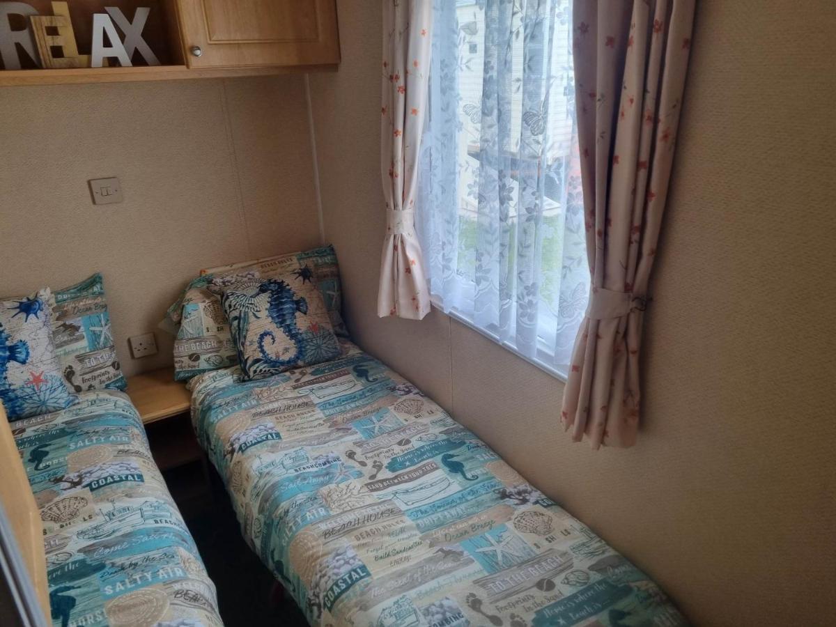 Palm Square 19 3 Bed Deluxe Caravan *