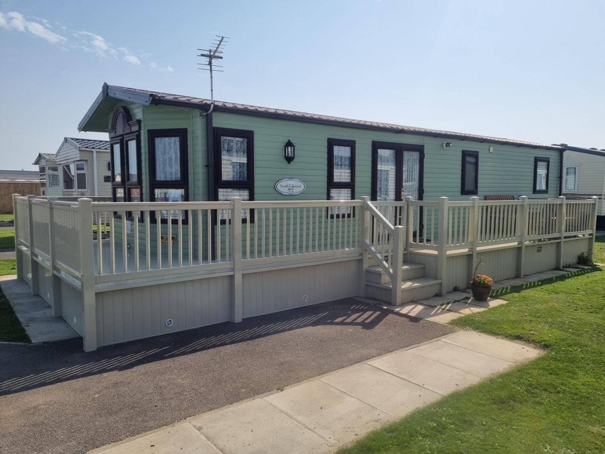 Palm Square 19 3 Bed Deluxe Caravan Campsite